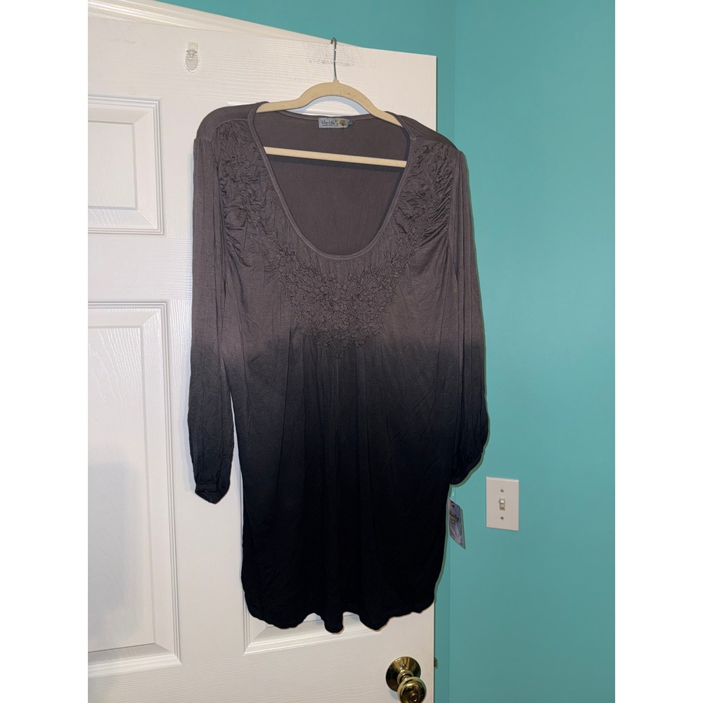 Unity World Wear Women 2X Ombre Tunic Top Grey Black Lace Scoop Neck Long Sleeve